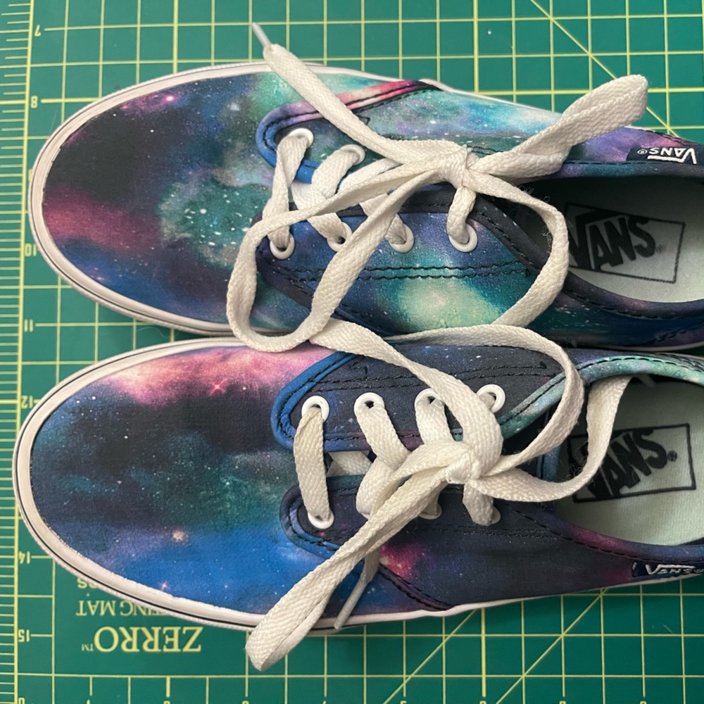 Kids Galaxy vans